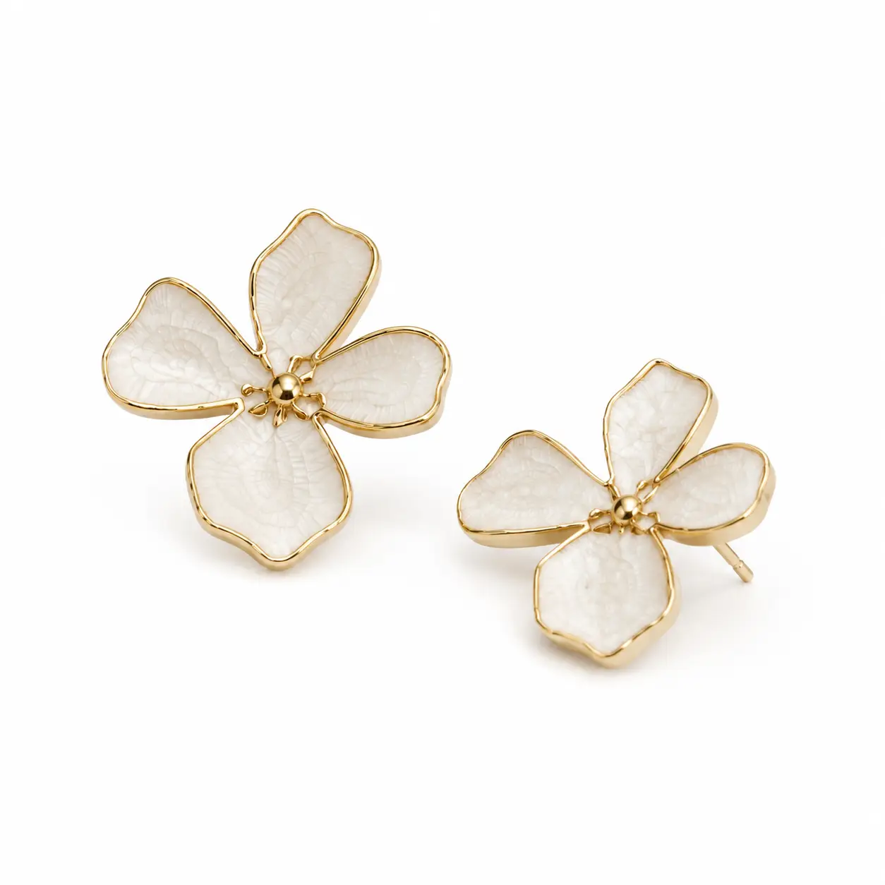 minakari-flower-earrings-3 گوشواره میناکاری مدل گل چهارپر سفید و طلایی